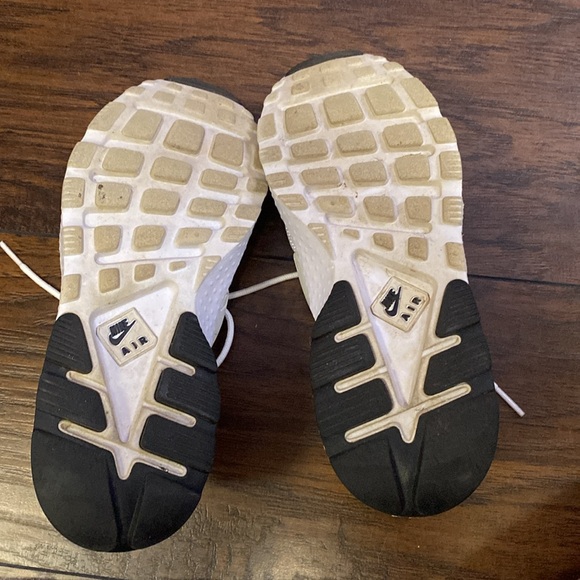 Women’s Nike Huarache - Picture 4 of 4